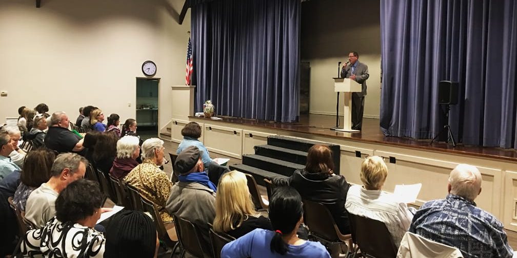 Councilmember Paul Koretz addresses a rapt audience at the 2019 Annual Meeting